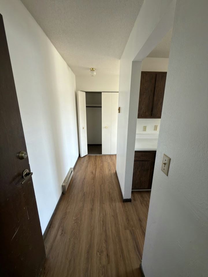 509 S Railroad Ave #5 - Photo 2 of 8