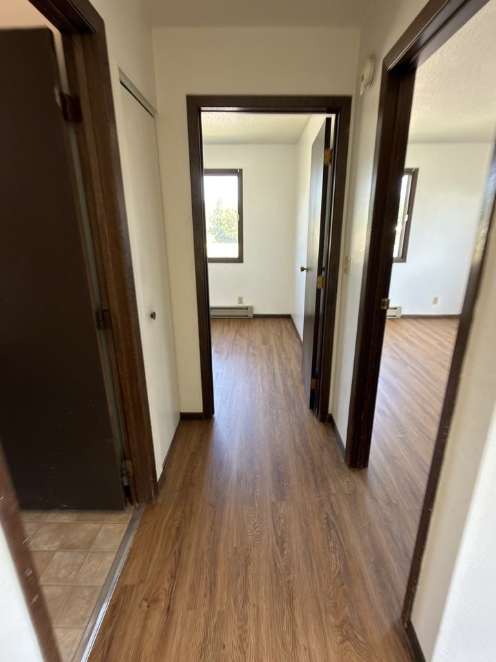 509 S Railroad Ave #5 - Photo 4 of 8