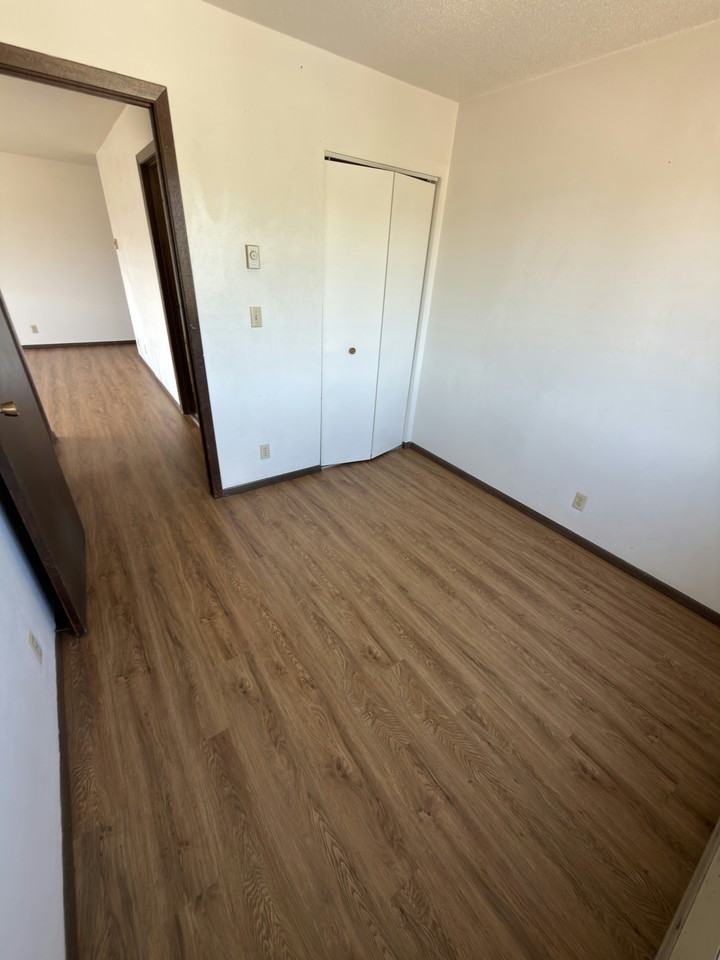509 S Railroad Ave #5 - Photo 7 of 8