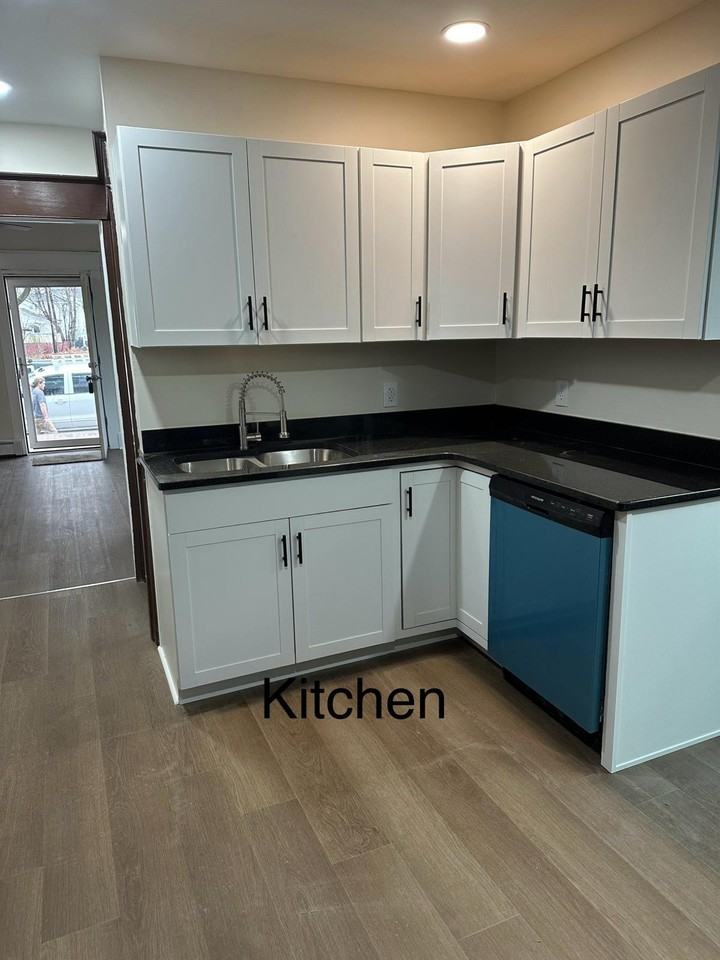 307 Race St - Photo 2 of 18