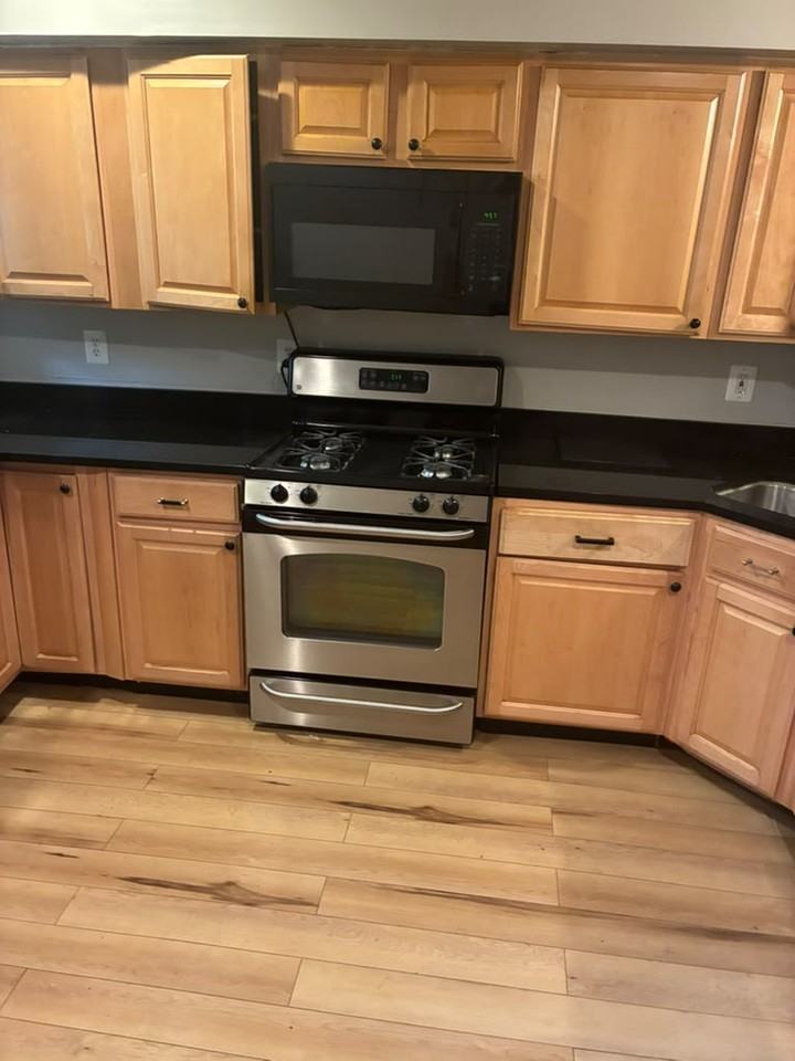 1012 W Lombard St - Photo 4 of 14