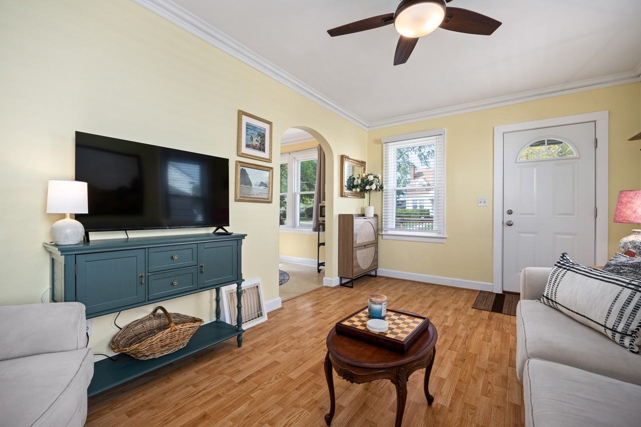 924 E Maywood Ave - Photo 3 of 22