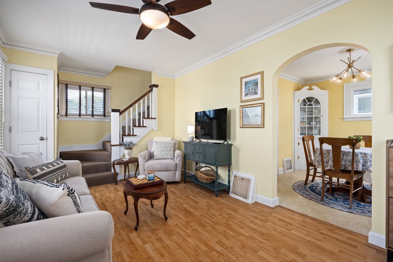 924 E Maywood Ave - Photo 4 of 22