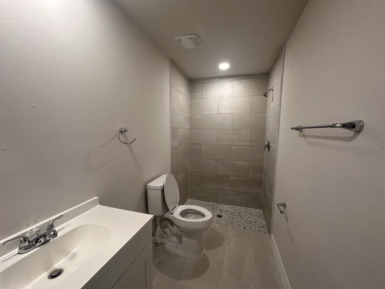 2106 Andalusia Blvd - Photo 7 of 15