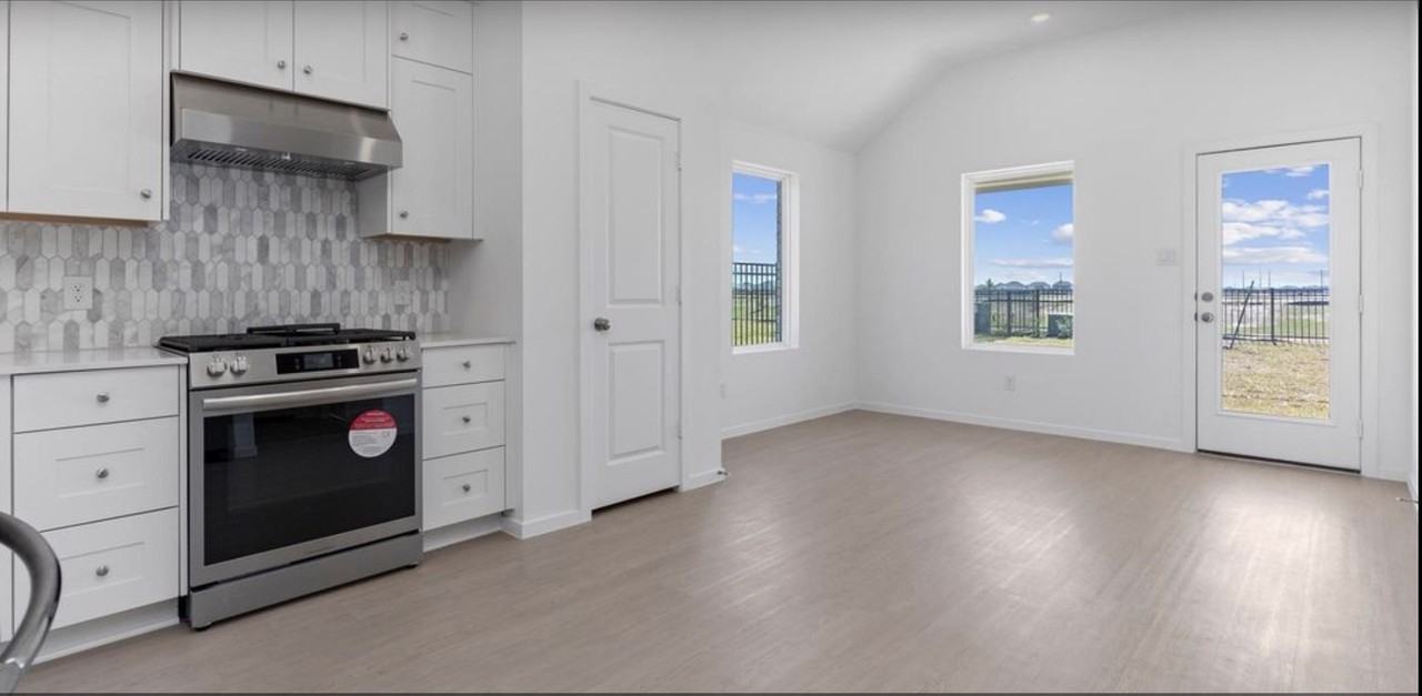 27531 Sunterra Village Dr - Photo 6 of 42