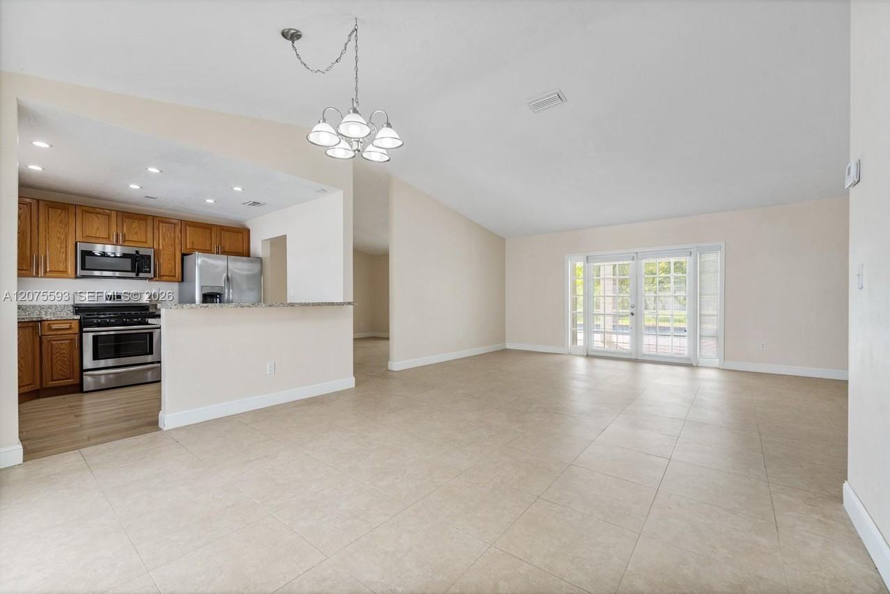 18468 Sw 89th Ct - Photo 2 of 30