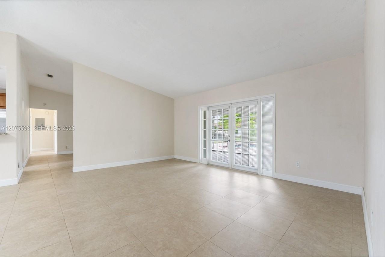18468 Sw 89th Ct - Photo 3 of 30