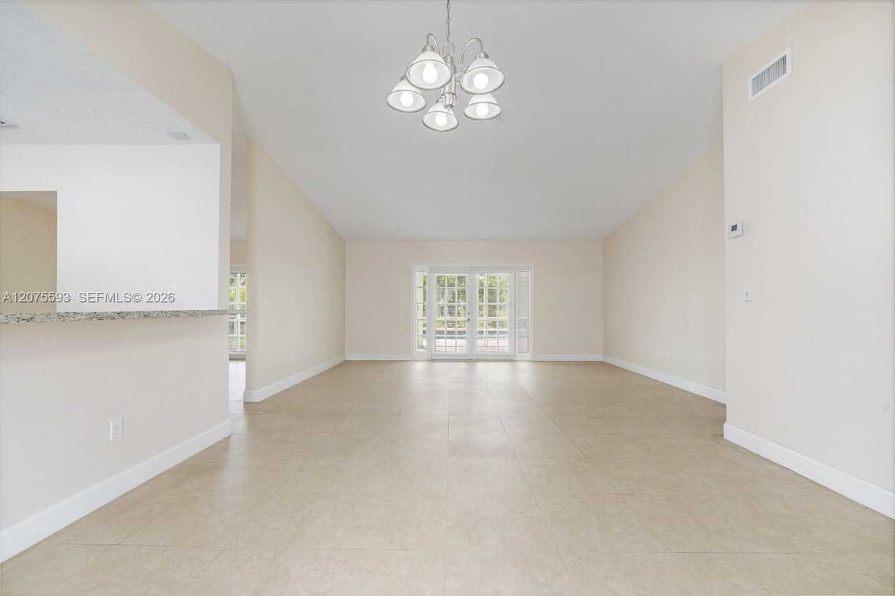 18468 Sw 89th Ct - Photo 6 of 30