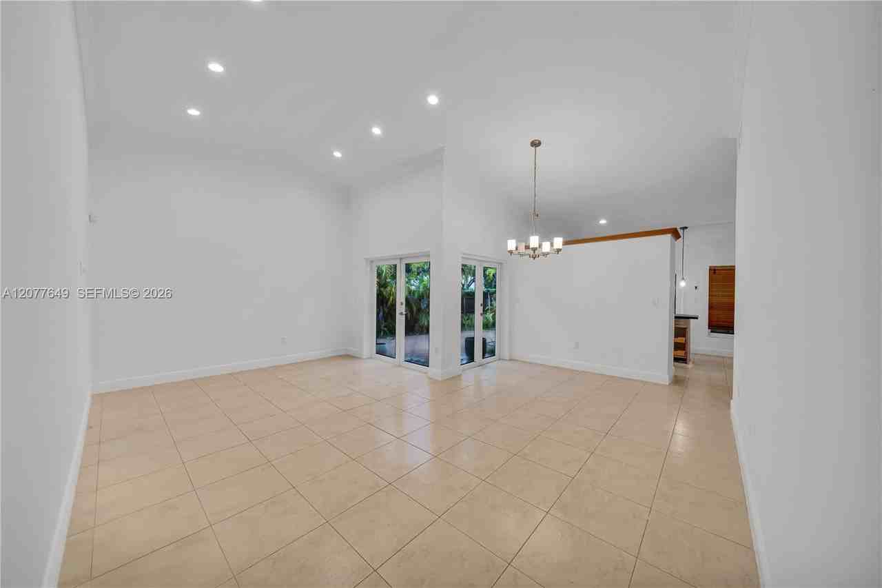 6355 Sw 112th Pl - Photo 2 of 20