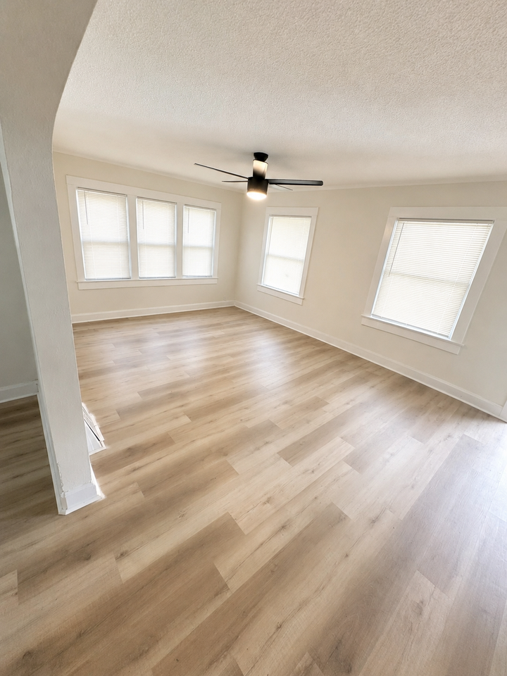 1404 East St - Photo 3 of 7