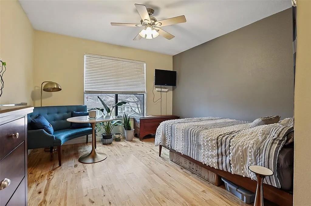 5217 Richard Ave #B - Photo 7 of 15