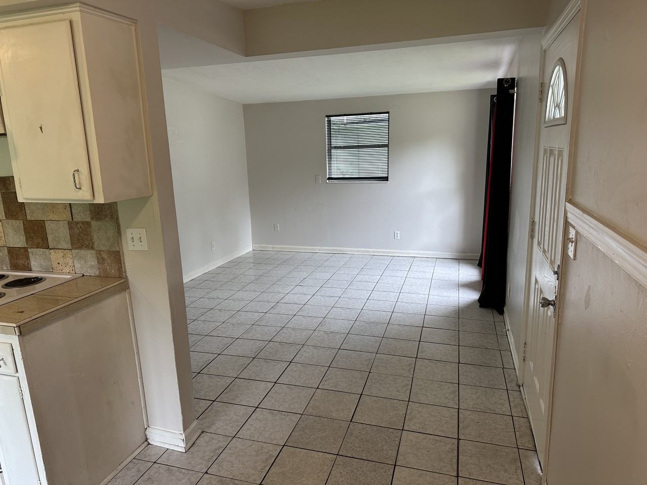 1576 W 13th St - Photo 3 of 11