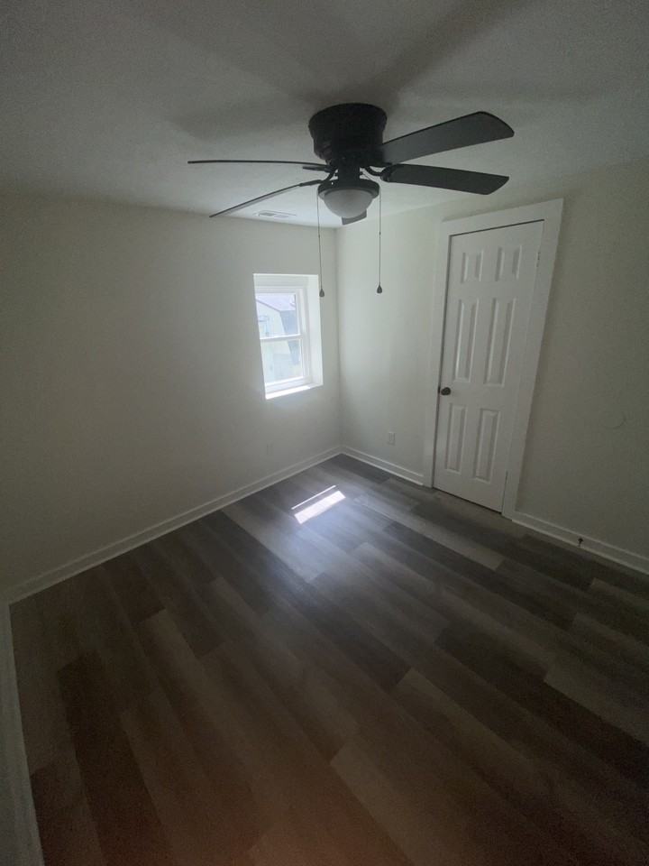 1607 Pearl St - Photo 4 of 4
