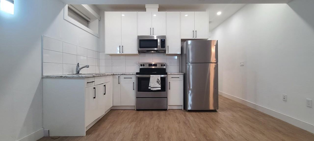 16760 18B Avenue - Photo 3 of 13