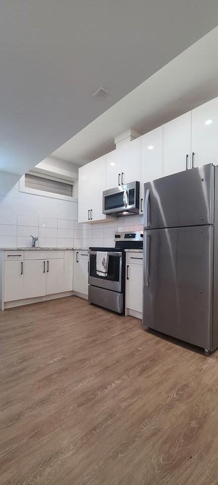 16760 18B Avenue - Photo 4 of 13