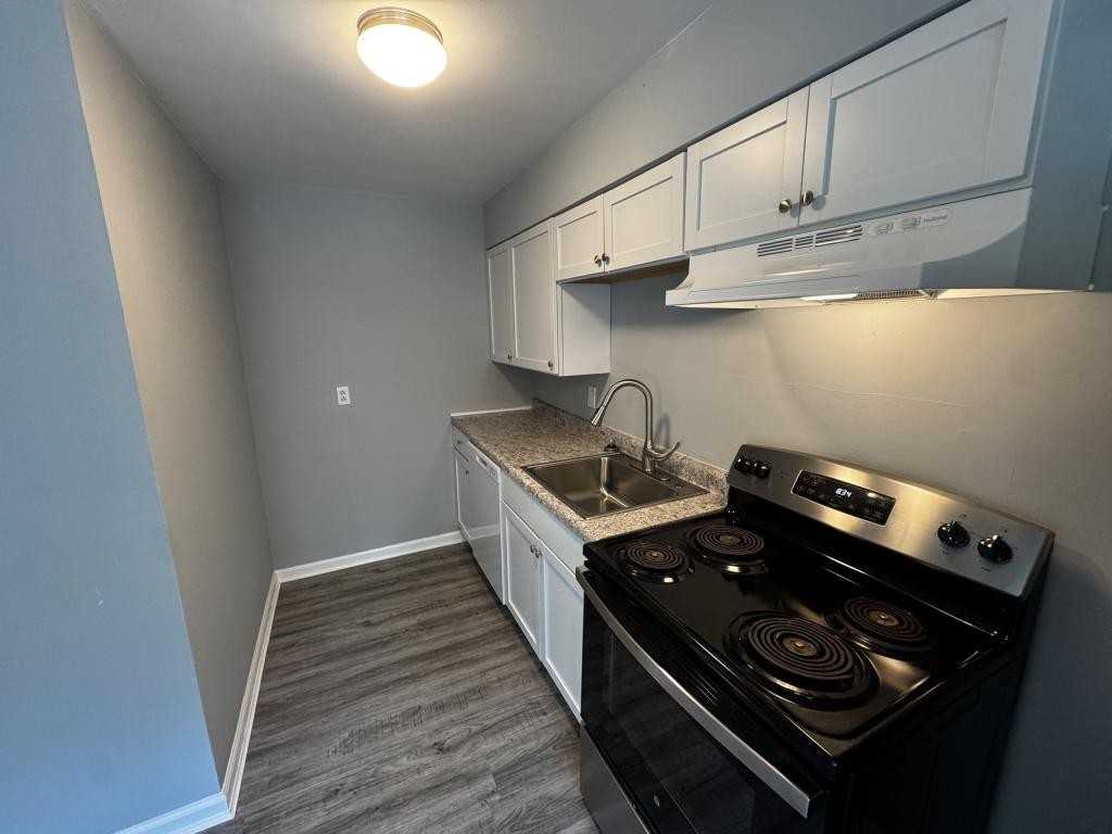 2085 Cosmos Dr - Photo 3 of 11