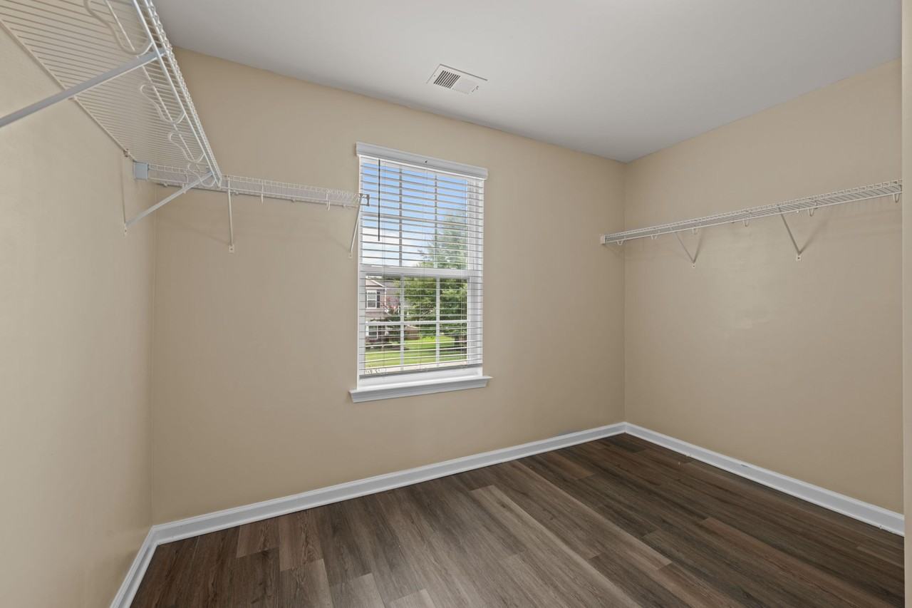 305 Frida Rd - Photo 6 of 50