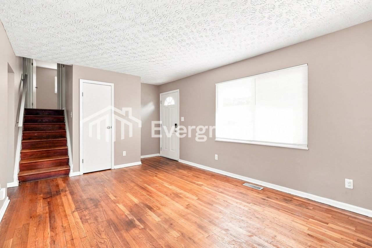3363 Southfield Dr E - Photo 4 of 15