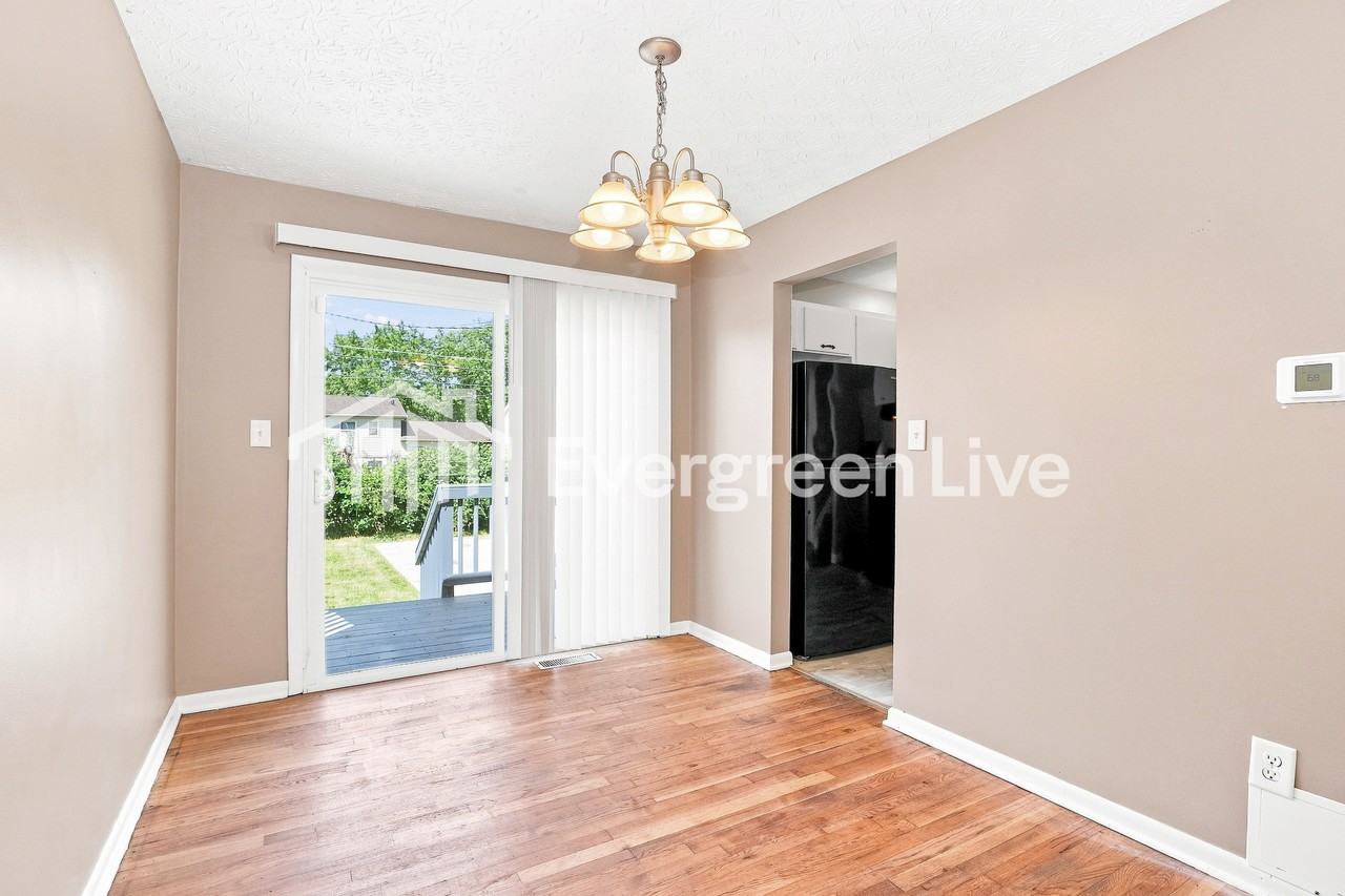 3363 Southfield Dr E - Photo 5 of 15