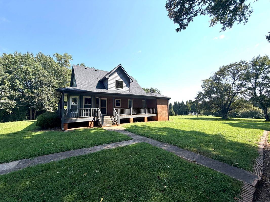 3603 Ryans Bluff Dr - Photo 2 of 19