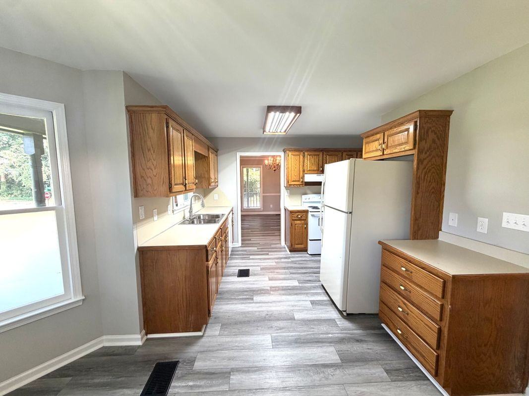 3603 Ryans Bluff Dr - Photo 4 of 19