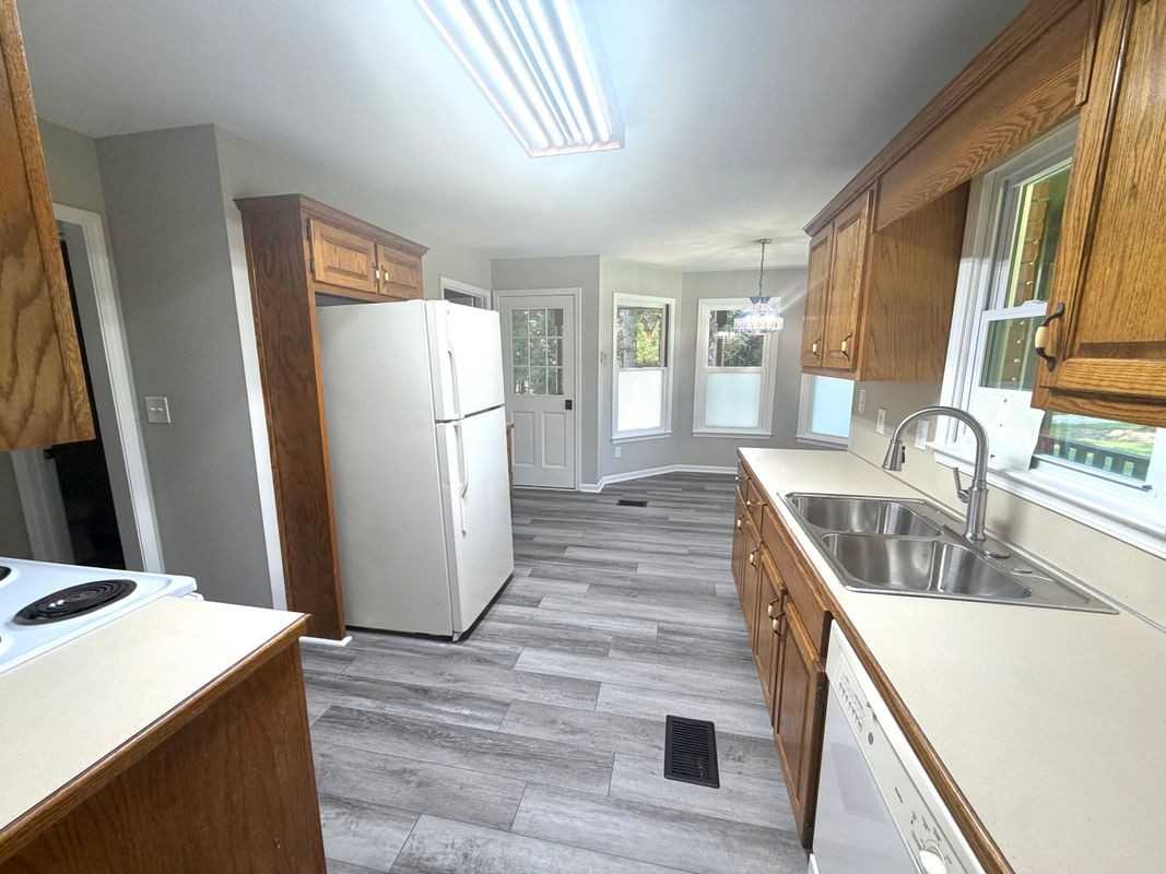 3603 Ryans Bluff Dr - Photo 6 of 19