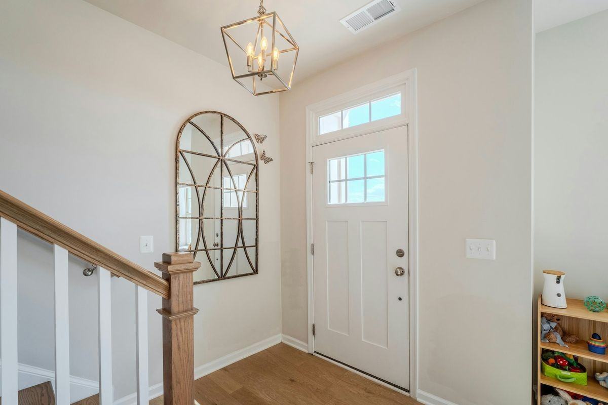 813 Sawback Sq Ne - Photo 2 of 32