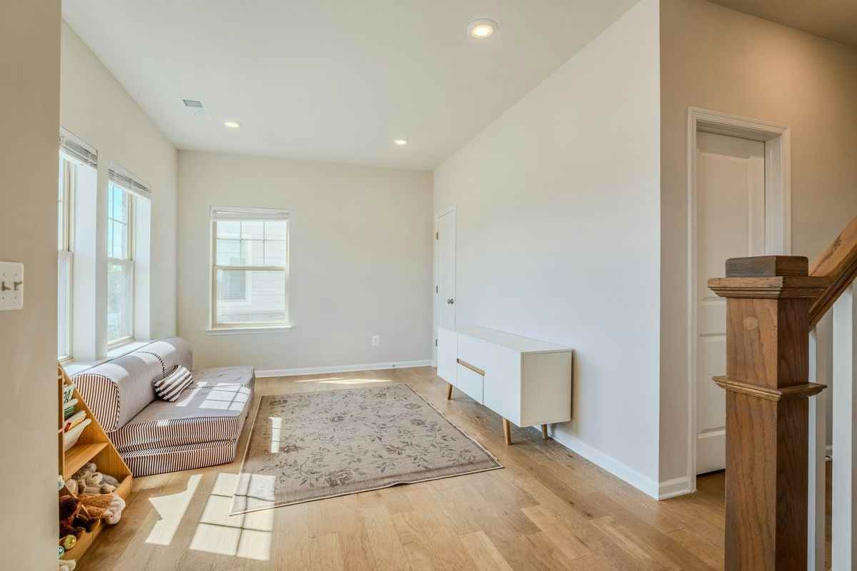 813 Sawback Sq Ne - Photo 4 of 32