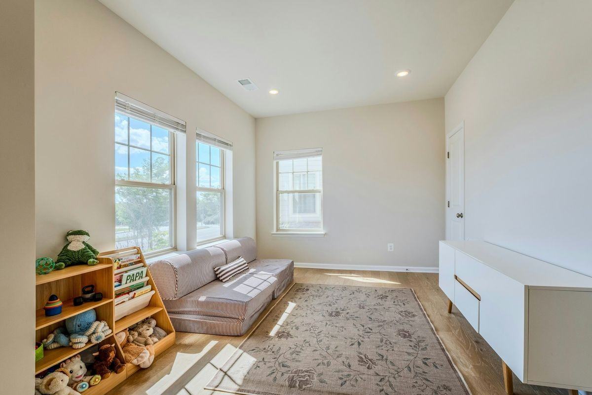 813 Sawback Sq Ne - Photo 5 of 32