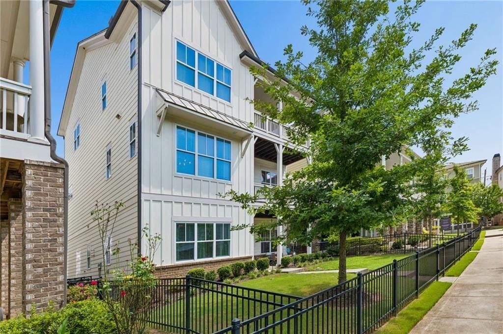 914 Luther St Nw - Photo 4 of 50