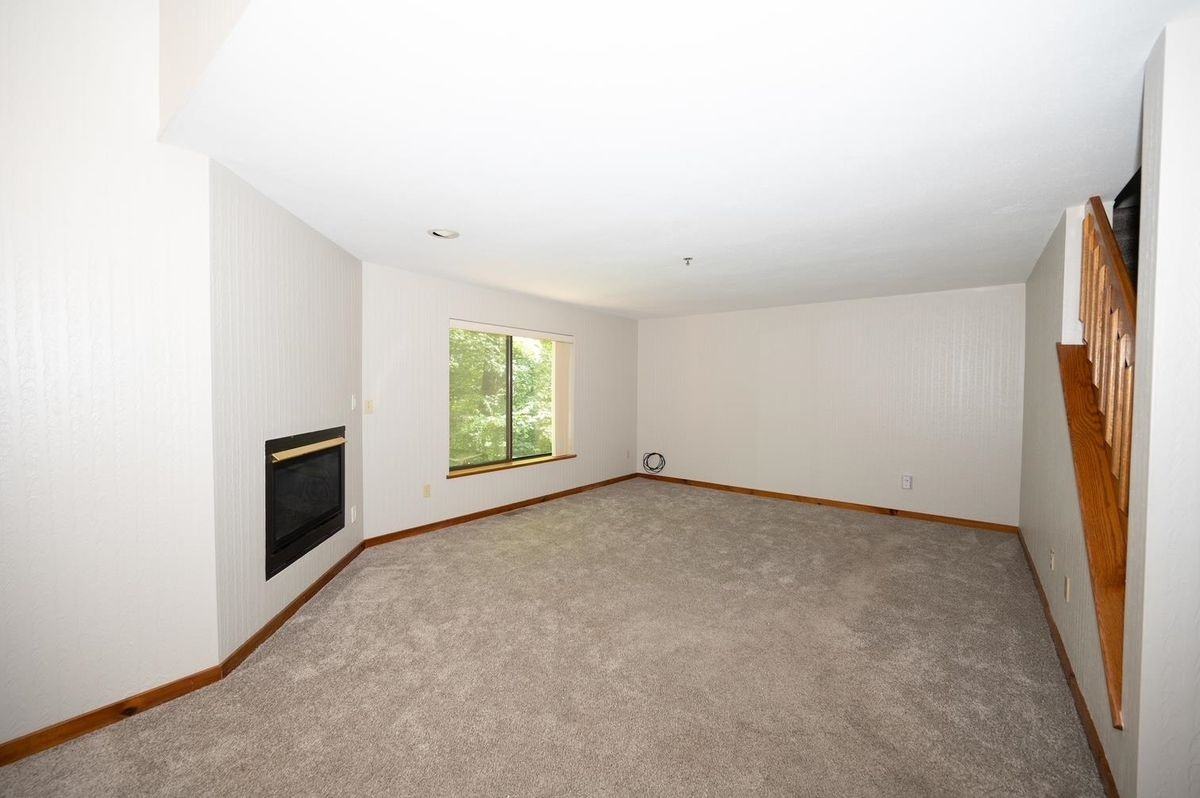 13 Bayberry Dr - Photo 6 of 23