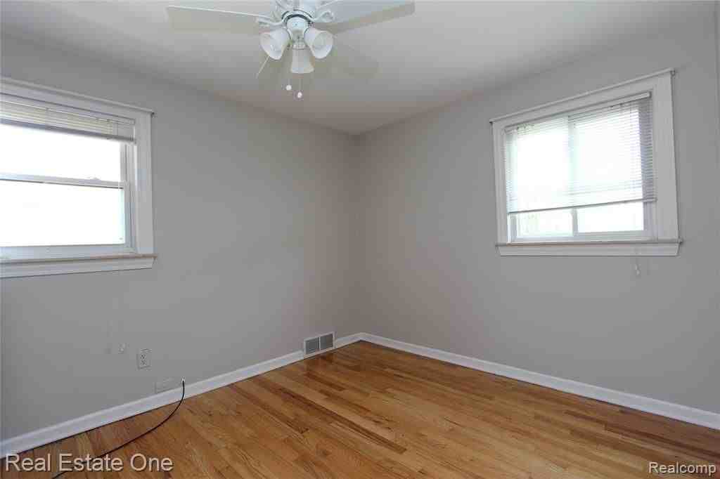 1814 N Center St - Photo 7 of 15
