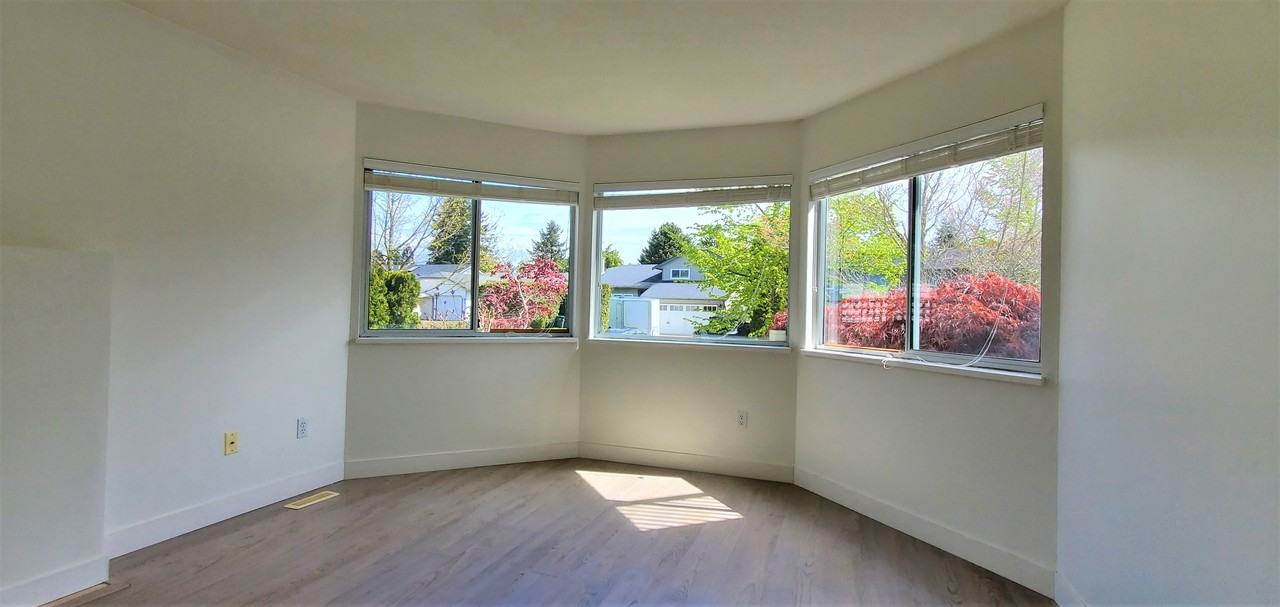1915 159A Street - Photo 6 of 21