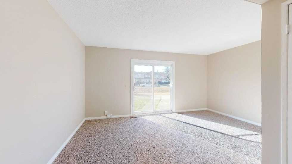 375 Hooper Crescent Northwest - Photo 2 of 6
