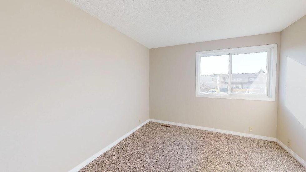 375 Hooper Crescent Northwest - Photo 6 of 6