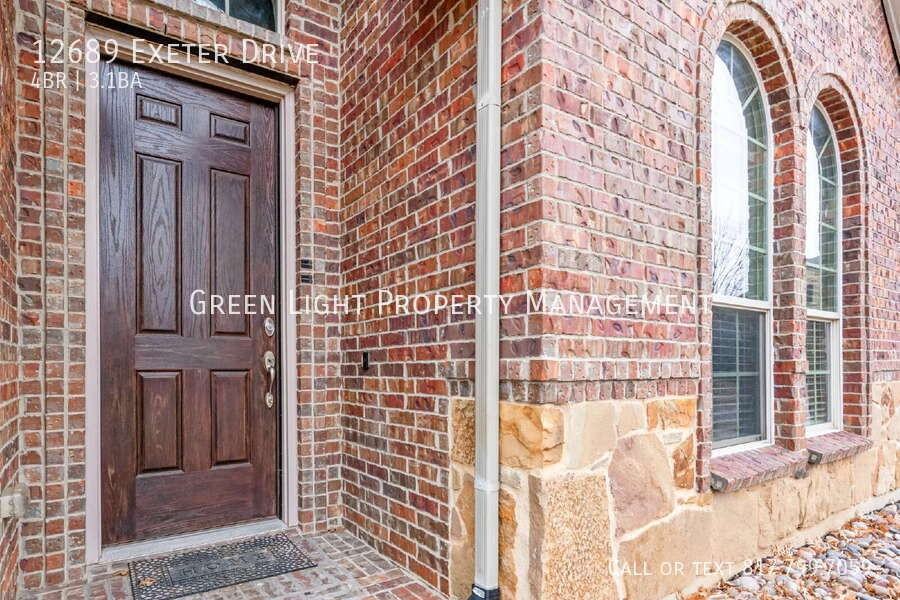 12689 Exeter Dr - Photo 4 of 40