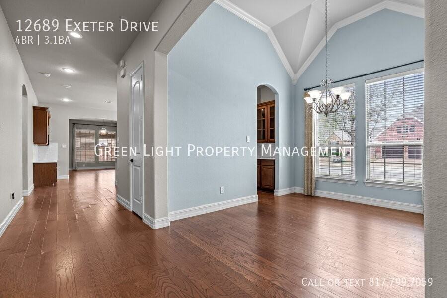 12689 Exeter Dr - Photo 5 of 40