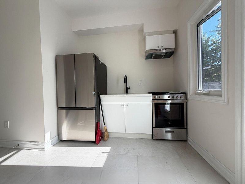 356 Huron Street - Photo 3 of 17