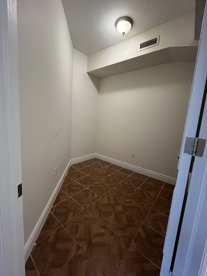 660 Queen Street East - Photo 3 of 5