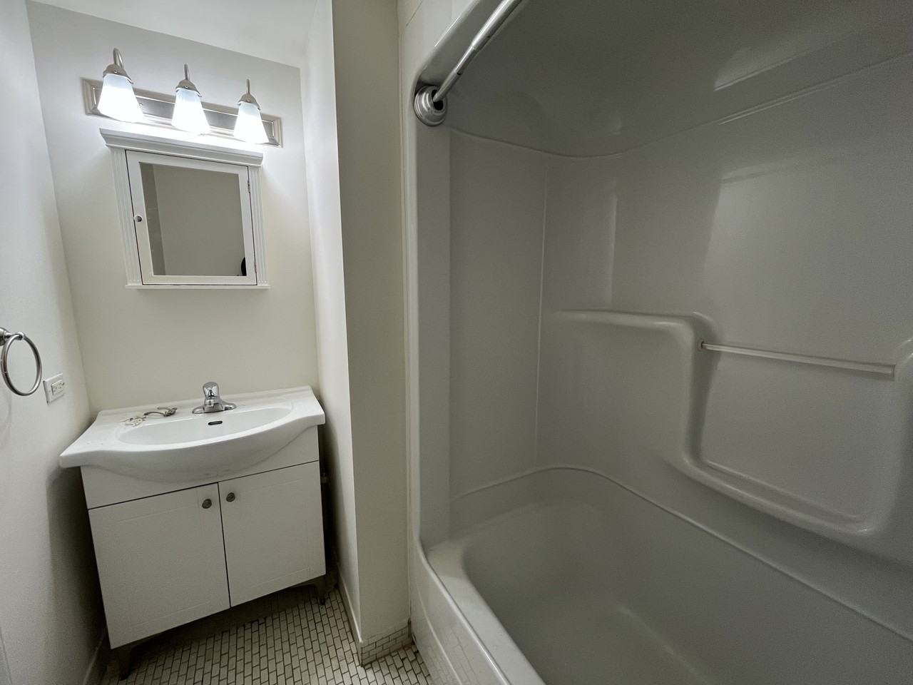 660 Queen Street East - Photo 4 of 5