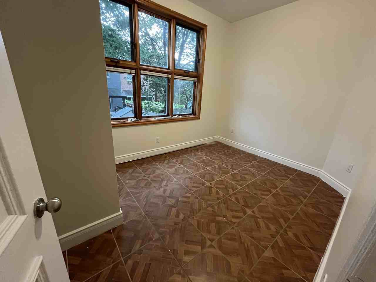 660 Queen Street East - Photo 2 of 5