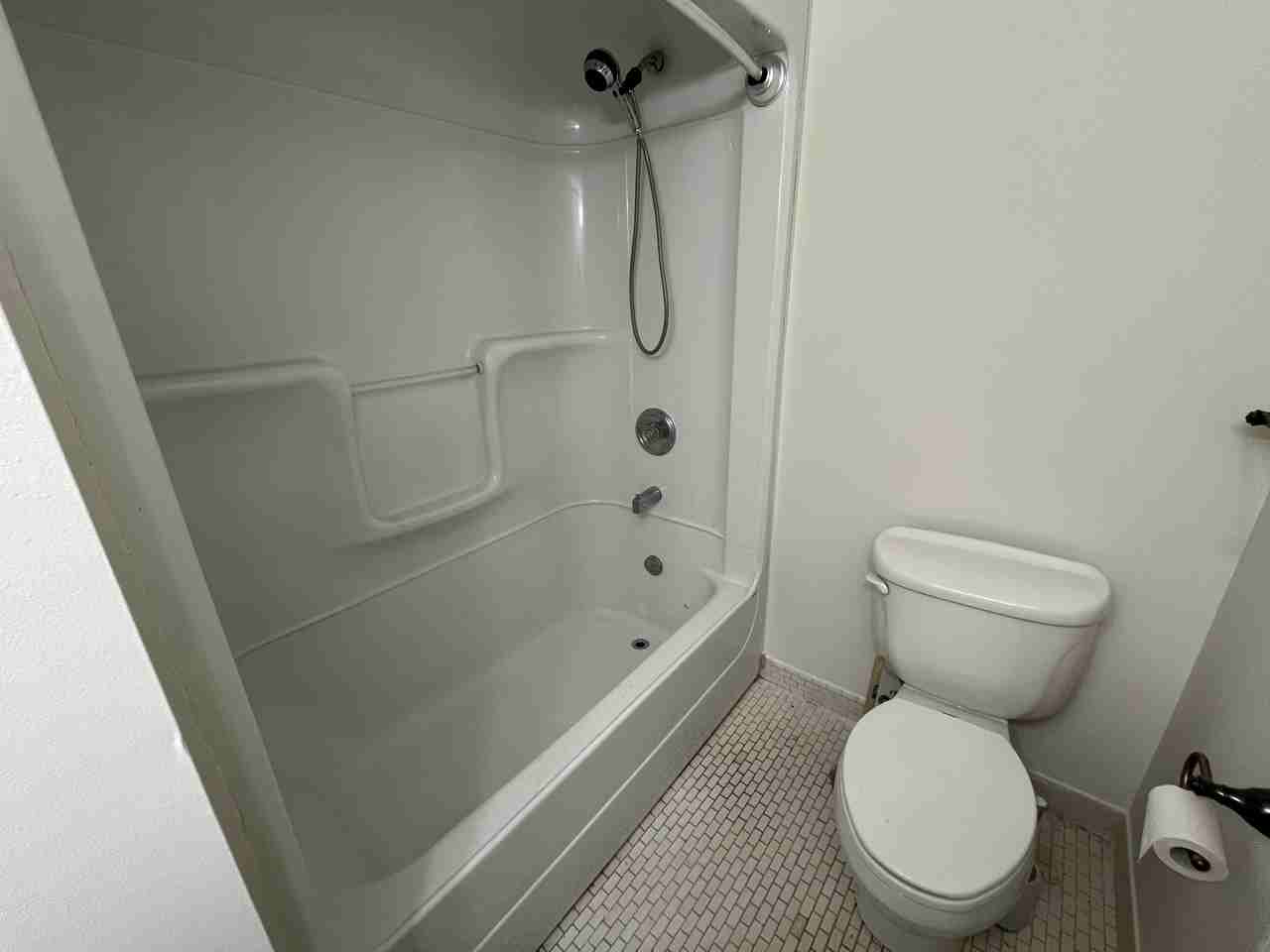 660 Queen Street East - Photo 5 of 5