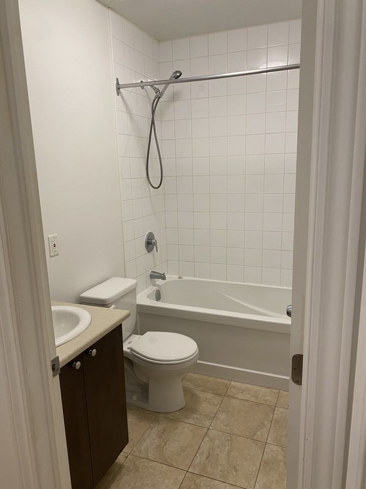 3415 Avenue Laval #2 - Photo 2 of 9