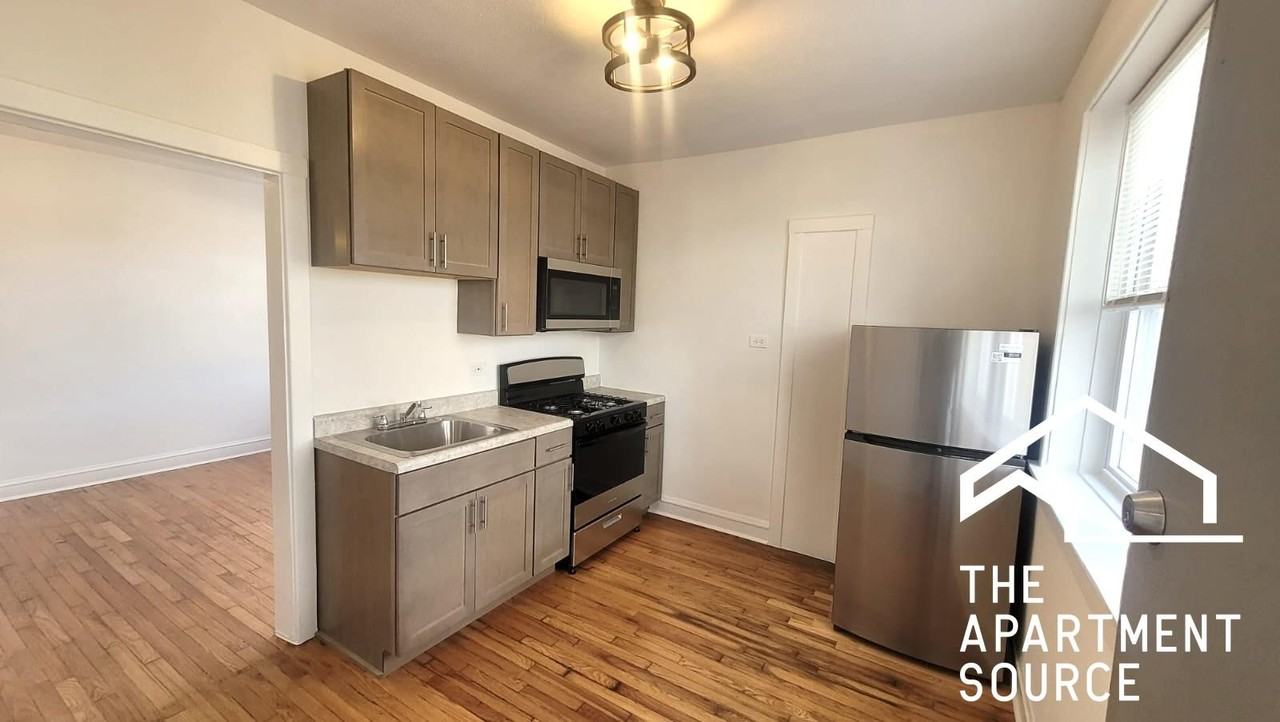 1107 North Avers Avenue #3 - Photo 2 of 21