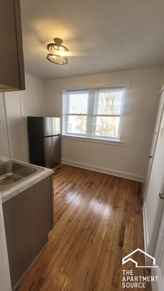 1107 North Avers Avenue #3 - Photo 3 of 21