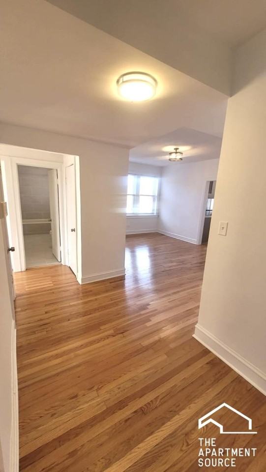 1107 North Avers Avenue #3 - Photo 7 of 21