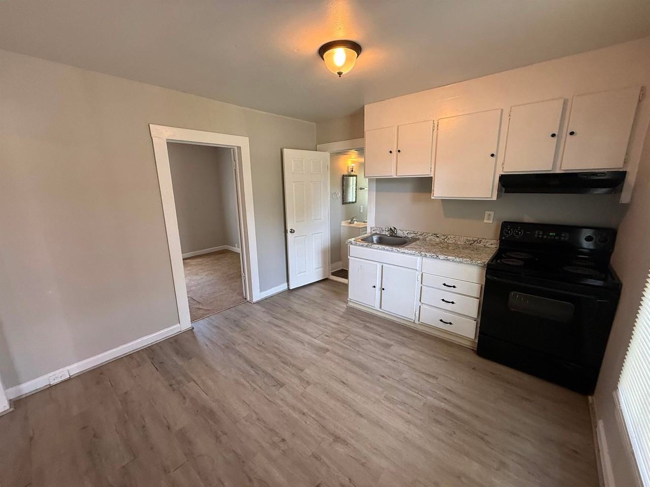 1336 Caldwell St - Photo 5 of 20