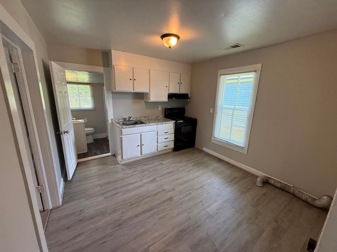 1336 Caldwell St - Photo 7 of 20