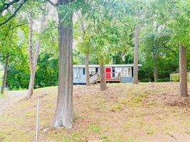 featured image of 456 Lakeshore Pl Nw