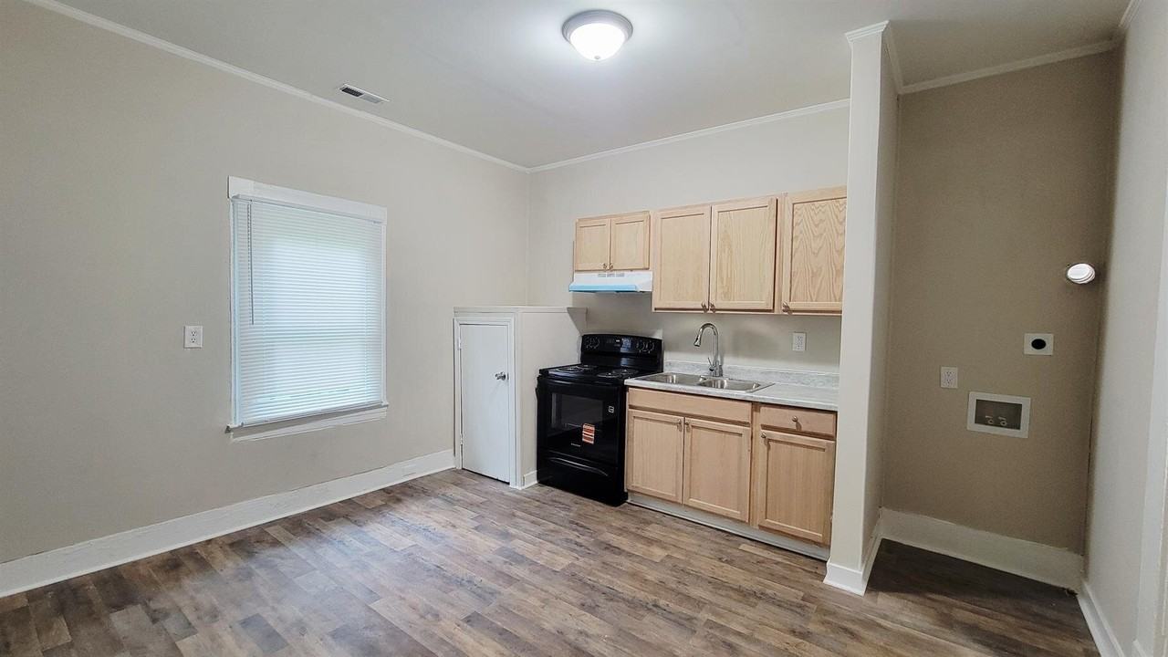 1230 Tank Ct - Photo 4 of 14